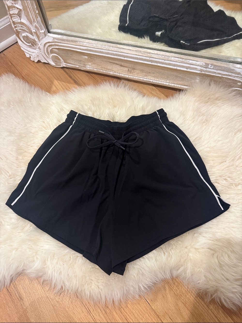 lululemon athletica court rival 3’’ Black Shorts with White Piping